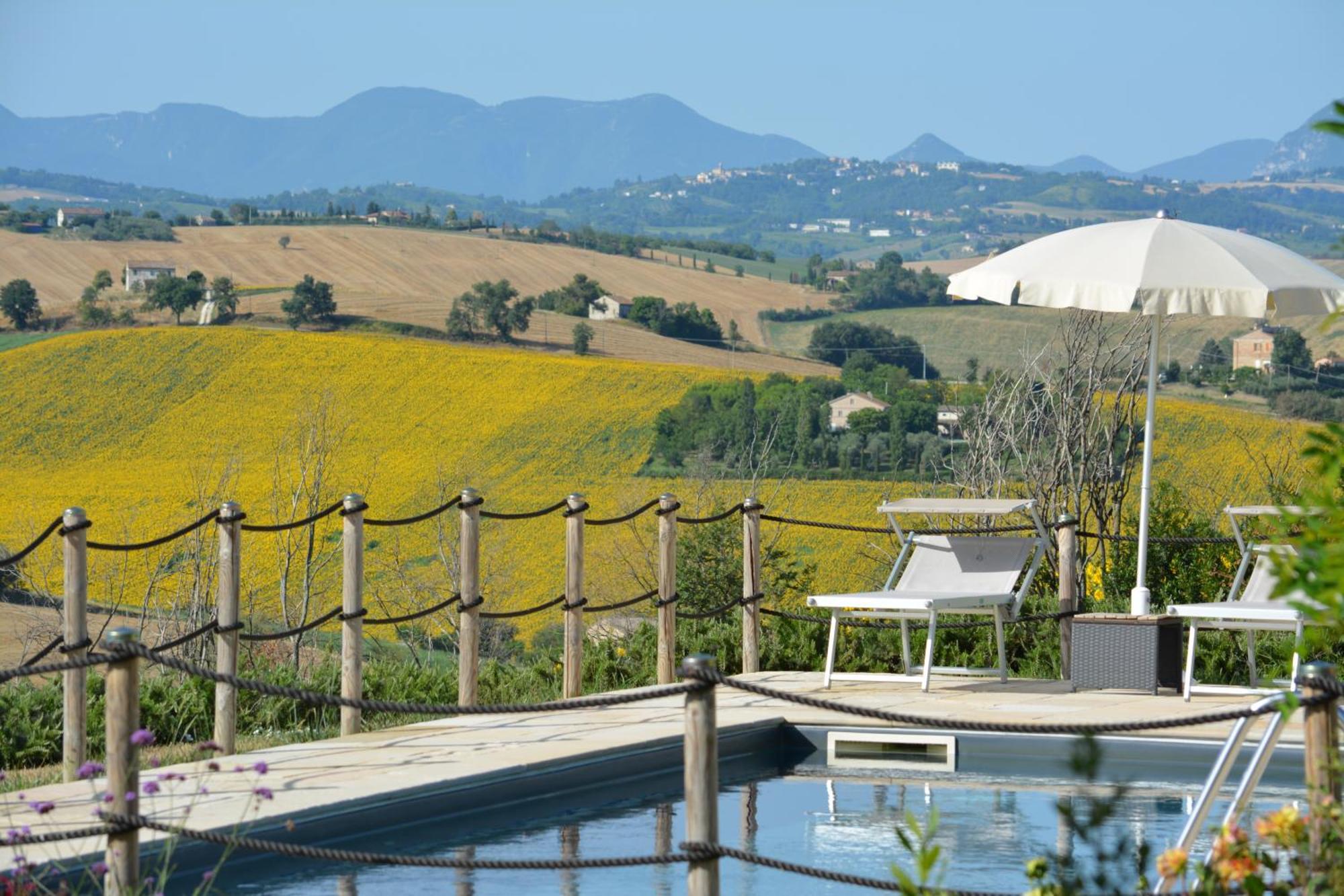 Casale Dei Cinque Colli Vila Ostra Exterior foto